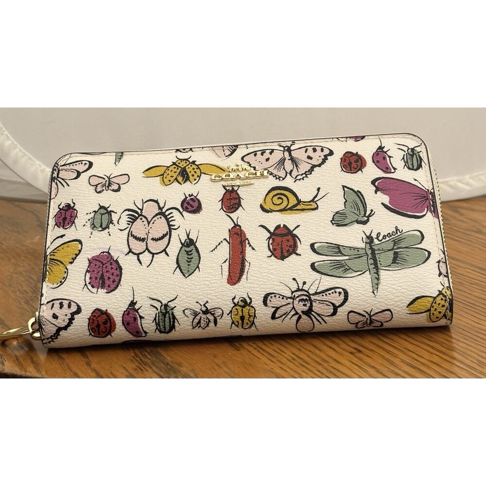 COACH Long Zip Around WALLET w/Creature Print, Gold/Chalk Multi /CR931 /NWOT